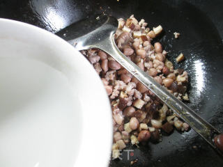 Minced Meat, Peanuts and Shiitake Mushroom Sauce recipe