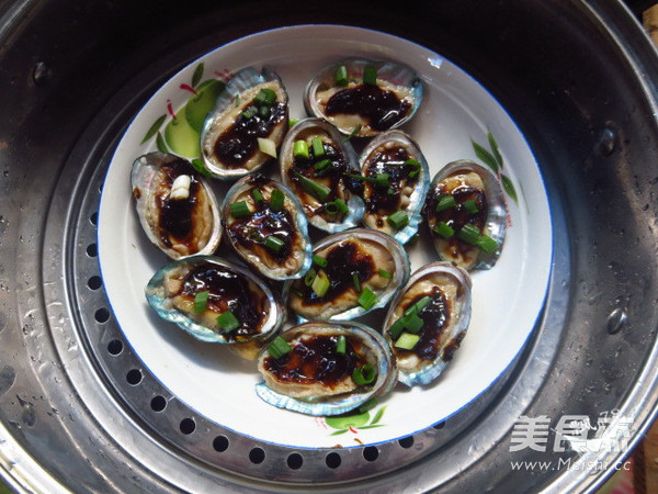Steamed Abalone with Hou Zhu Sauce recipe