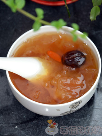 White Fungus, Saponified Rice, Red Dates and Pear Soup recipe