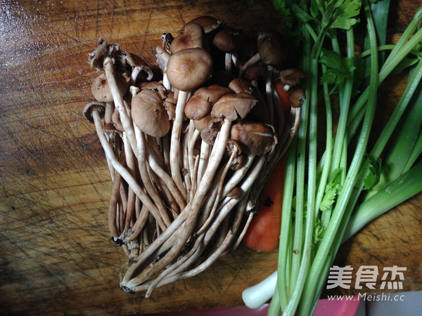 Stir-fried Tea Tree Mushroom recipe