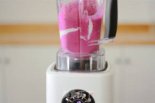 I Like The Dragon Fruit Banana Yogurt recipe