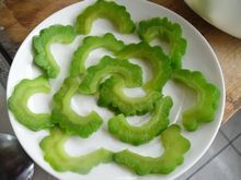 Bitter Melon Mixed with Red Pepper recipe