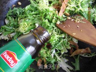 Garlic Bitter Chrysanthemum Mixed with Dried Fish recipe