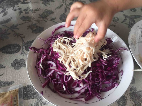 Purple Cabbage Mixed with Shredded Chicken recipe