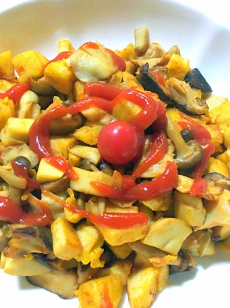 Stir-fried Bread with Tomato Sauce and Mushroom