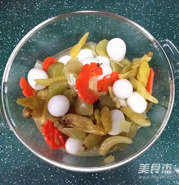 Pickled Pepper Quail Eggs recipe