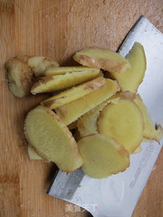 The First Nourishing Dish in Winter-ginger Sliced Chicken recipe