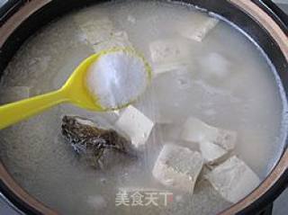 Fish Head and Fish Tail Tofu Soup recipe