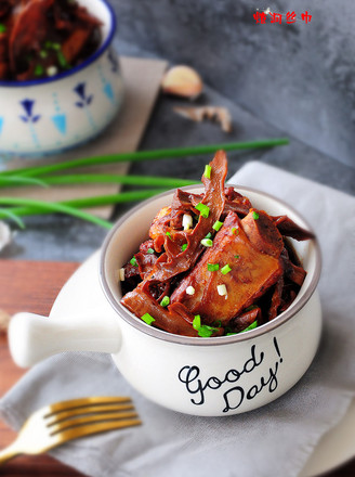 Appetizers-roasted Pork Ribs with Dried Bamboo Shoots in Sauce recipe