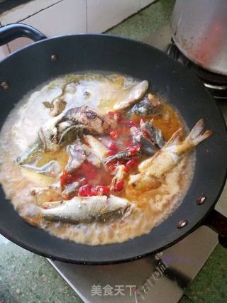Home-cooked Yellow Braised Wild River Fish recipe