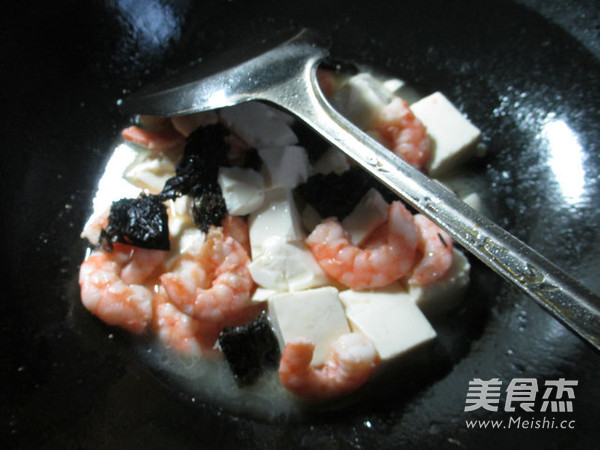 Tofu with Seaweed and Shrimp recipe