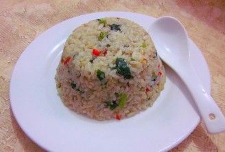 Fried Rice with Convolvulus and Shrimp Skin