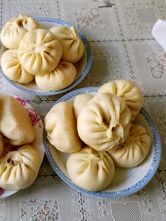 Chinese Cabbage and Mushroom Pork Bun recipe