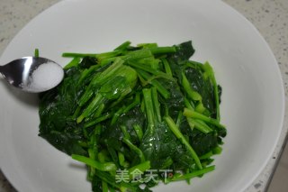 Spinach Mixed with Cashew Nuts recipe