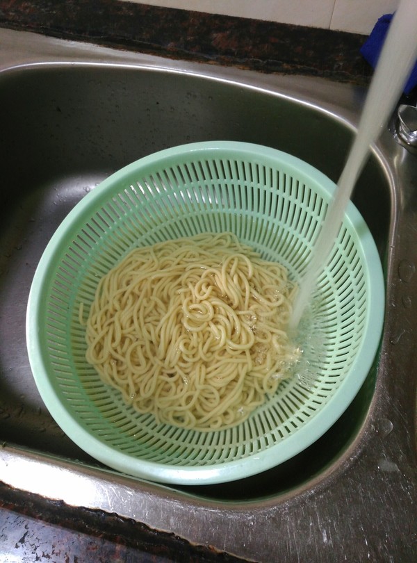 Fried Noodles with Sweet Potato Leaves recipe