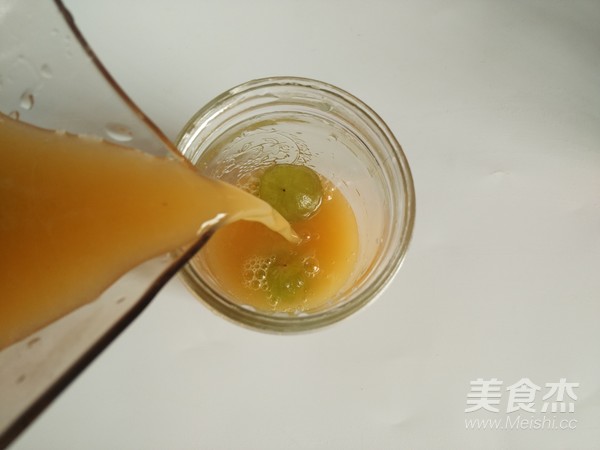 Grape Cantaloupe Juice recipe