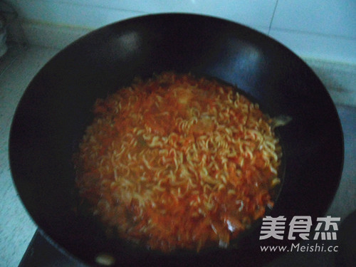 Instant Noodles with Kimchi recipe