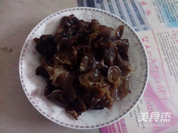Stir-fried Fungus with Pickled Peppers recipe