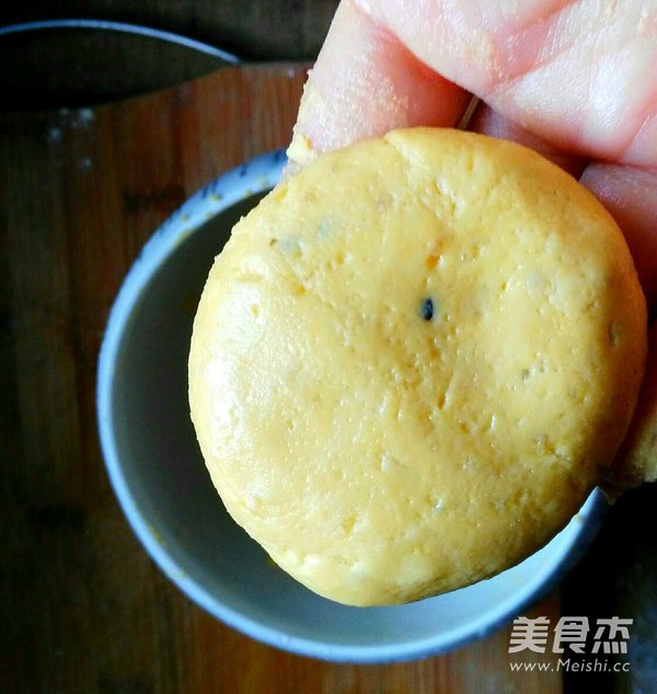 Pursuing Childhood Memories, A Yellow Rice Noodle Sticky Cake recipe