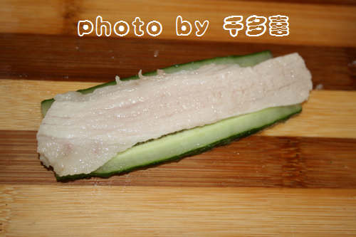 Cucumber White Meat Rolls recipe