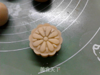 Creamy Chestnut Paste Mooncakes recipe