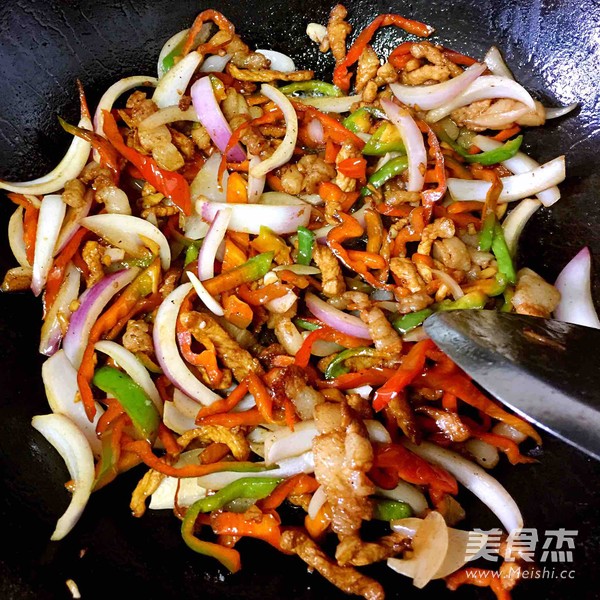 Fried Pork with Chili recipe