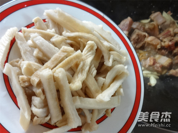 Braised Pork Ribs with Dried Radish recipe