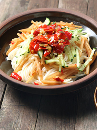 Xiangxi Sour Radish Cold Noodles recipe