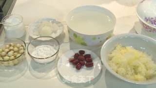 Red Date and Lotus Seed Snow Ear Soup recipe