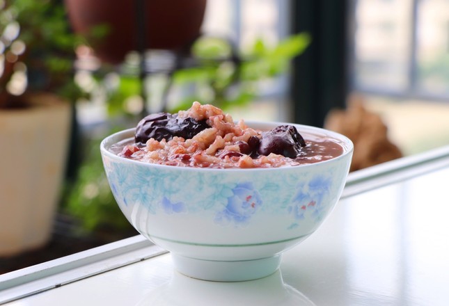 Health Congee with Germ Rice, Red Dates and Red Beans recipe