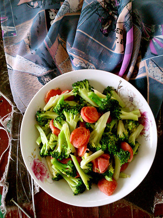 Stir-fried Crispy Sausage with Broccoli recipe