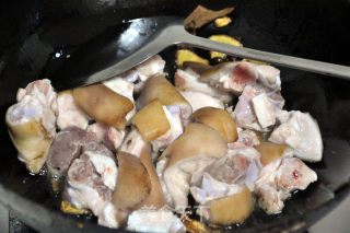 [sichuan] Soy Bean Roasted Pork Trotters recipe