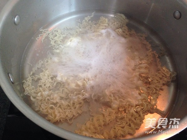 Cantonese Egg Fried Noodles recipe