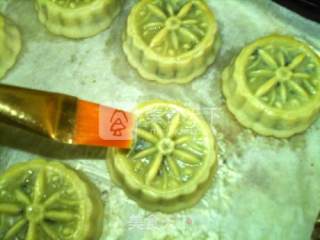 Cantonese-style Lotus Seed Paste and Five-ren Moon Cake recipe