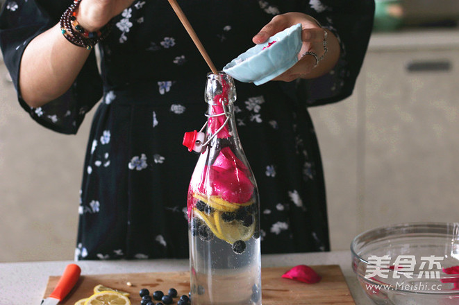 Rose Fruit Sparkling Water recipe