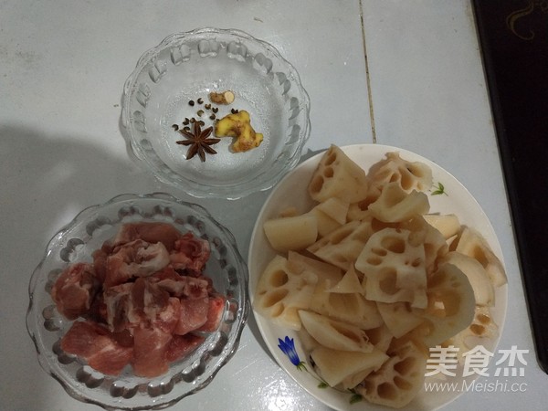 Pork Ribs and Lotus Root Soup recipe