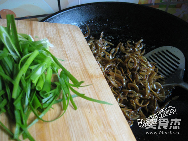 Small Fish Mixed with Black Peanuts recipe