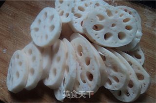 Peanut Cuttlefish Dried Lotus Root Soup recipe