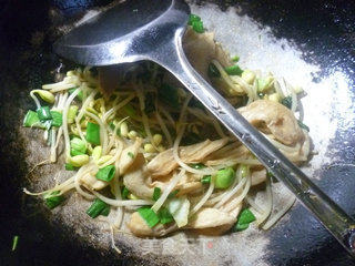 Stir-fried Soybean Sprouts with Garlic and Soy Protein recipe