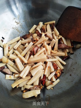 Fried Pork with Pleurotus Eryngii recipe