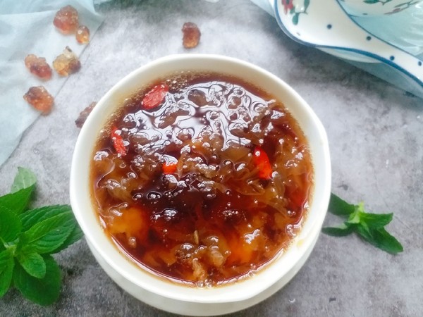 Peach Gum, Wolfberry and White Fungus Soup recipe