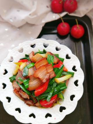 Stir-fried Bacon with Red Pepper and Garlic recipe