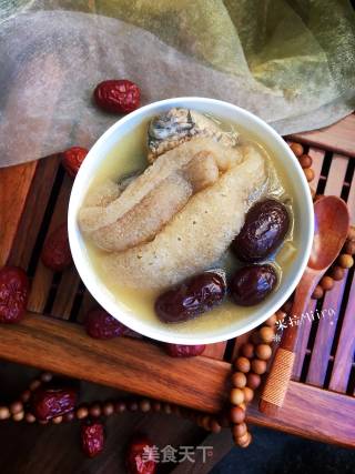 Black-bone Chicken Soup with Bamboo Fungus and Red Dates recipe