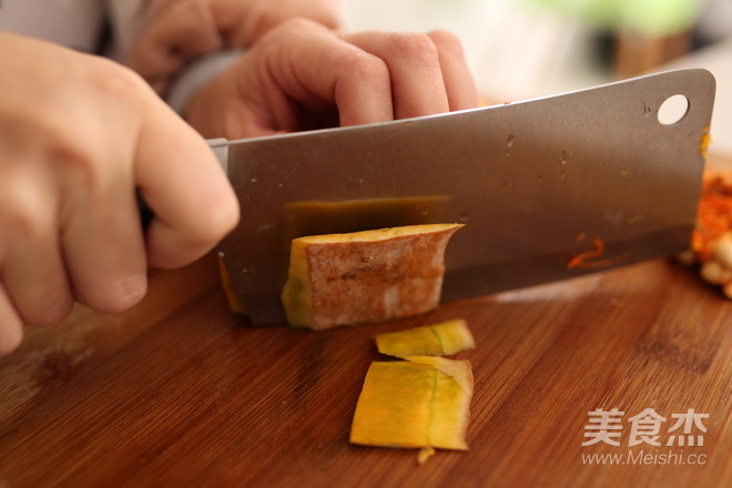 Nourishing Lungs and White Fungus Pumpkin Soup recipe