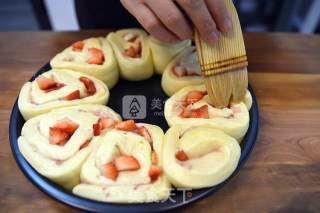 Strawberry Rolls with Sugar Coated Cheese recipe