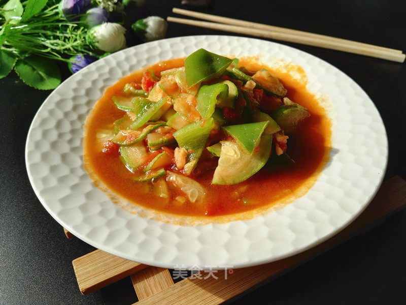 #快手懒人饭# Stir-fried Zucchini with Tomatoes and Green Peppers recipe