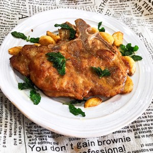 Mint Garlic Pan-fried Pork Chops recipe