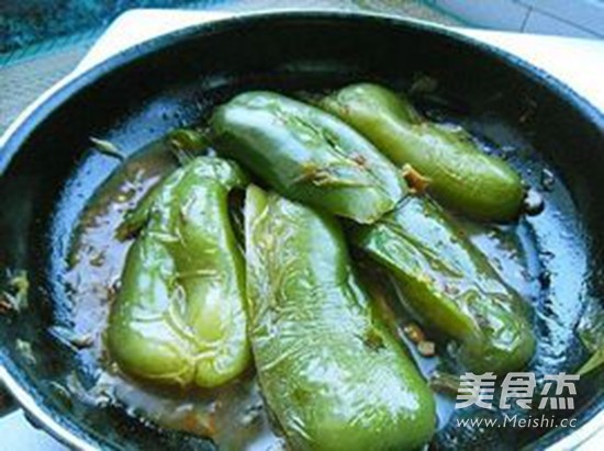 Braised Green Peppers in Sauce recipe