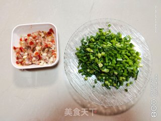 Stir-fried Leek Hearts with Minced Meat recipe