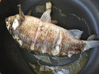 Tofu, Mushroom and Crucian Carp Soup recipe